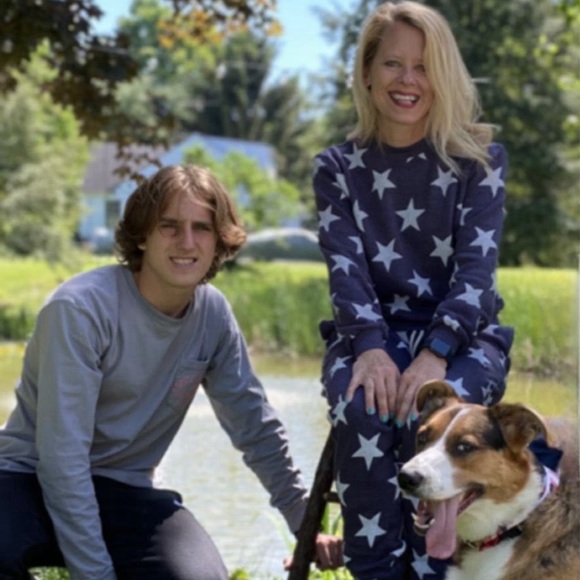 Meet your Posher, Liz - Picture 4 of 5